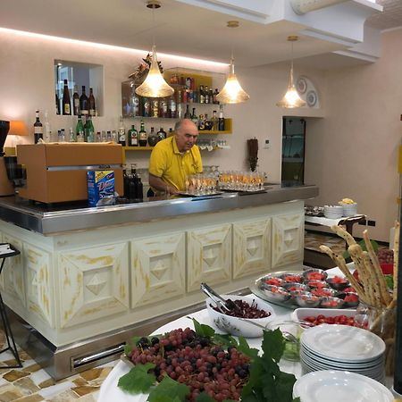 Hotel Lazzarini Bellaria-Igea Marina Luaran gambar