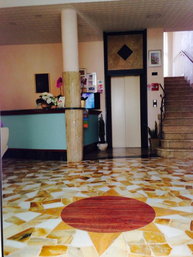 Hotel Lazzarini Bellaria-Igea Marina Luaran gambar